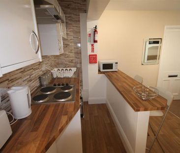 1 bedroom private hall to rent - Photo 3