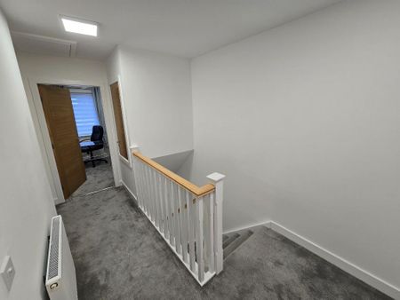 3 bedroom semi-detached house to rent - Photo 2