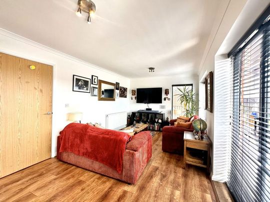 2 bedroom detached house to rent - Photo 1