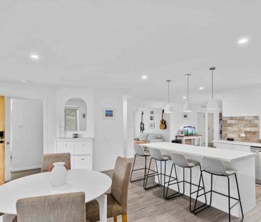 Family home with pool! - Photo 4