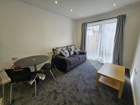 2 Bed Student Accommodation - Photo 3