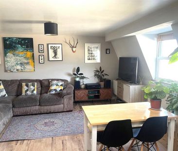 2 bedroom flat to rent - Photo 2