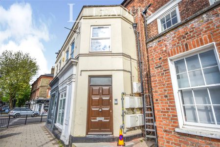 2 bedroom apartment to rent Shenfield Road, Brentwood, Essex, CM15 - Photo 2