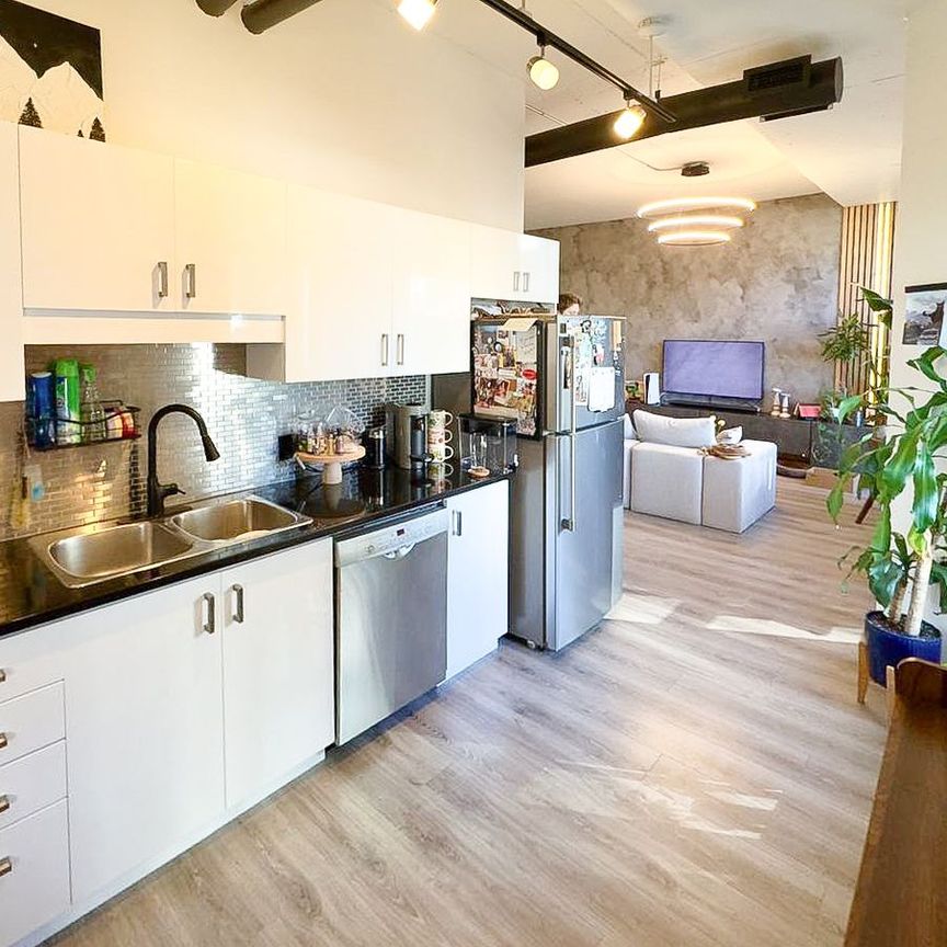 For Lease - 66 Bay Street Unit# 415, Hamilton, Ontario - Photo 1