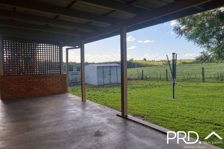 Peaceful living in convenient location - Photo 5