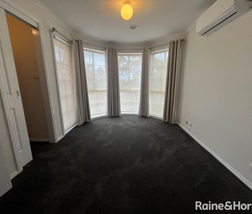 Great Central Location opposite parkland... - Photo 5