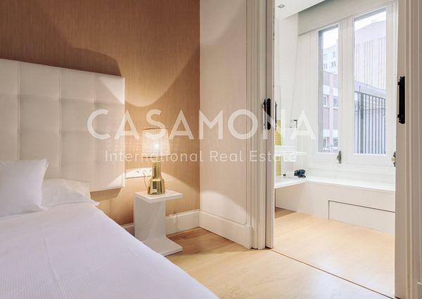 Modern 3 Bedroom Apartment with Private Terrace in Eixample