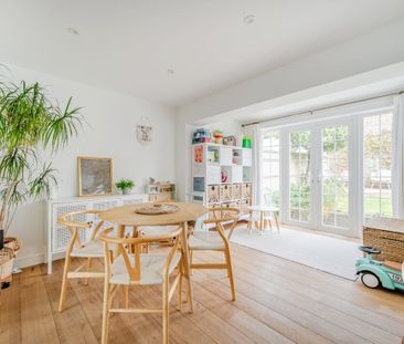 5 bedroom semi-detached house to rent - Photo 4