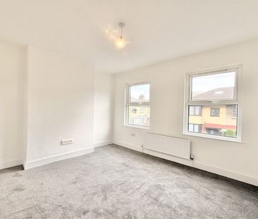 2 bed House Mafeking Road, E16 - Photo 1