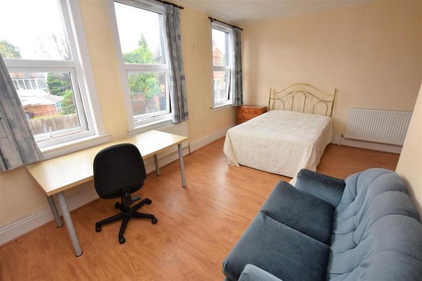 4 bedroom apartment to rent - Photo 1