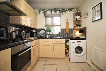 3 bedroom link detached house to rent - Photo 4