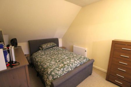 3 bedroom semi-detached house to rent - Photo 4