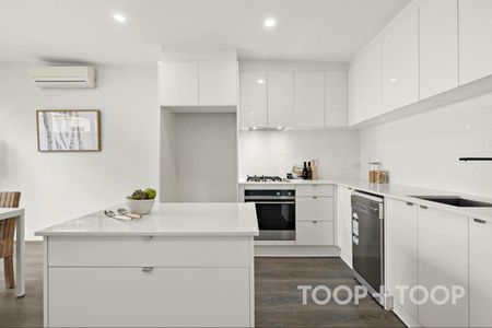 A wonderful fusion of old school charm and modern living - Photo 2