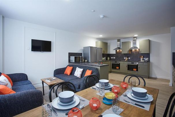 1 bedroom in a flat share to rent - Photo 1