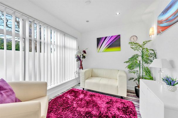 Gladstone Road, Farnborough, Kent, BR6 7EA - Photo 1