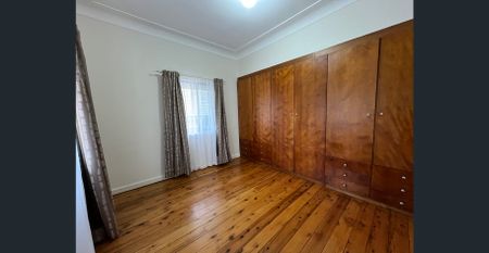 Spacious Family Home - Photo 5