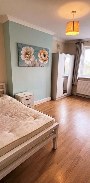 1 bedroom in a house share to rent - Photo 1