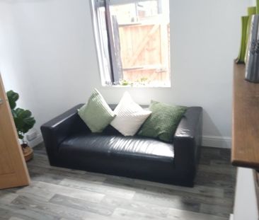 Room in a Shared House, Kimberley Road, LE2 - Photo 2