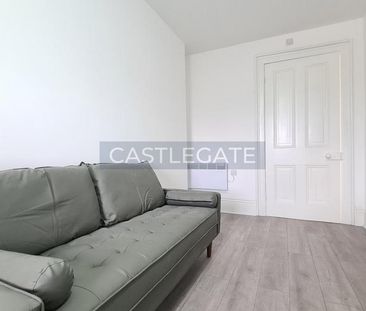 1 bedroom ground floor flat to rent - Photo 1