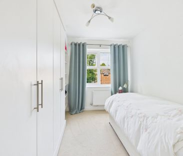 Walnut Grove, Wooburn Green, High Wycombe,HP10 - Photo 3