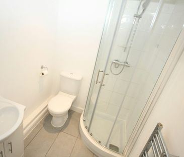 Flat to rent on - Photo 4