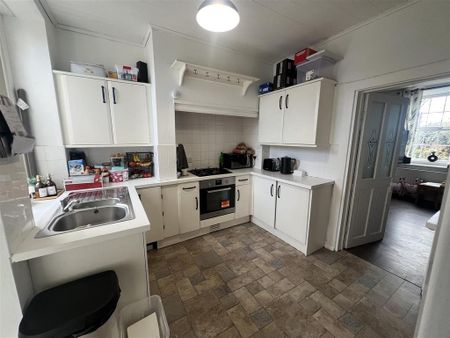 3 bedroom terraced house to rent - Photo 3