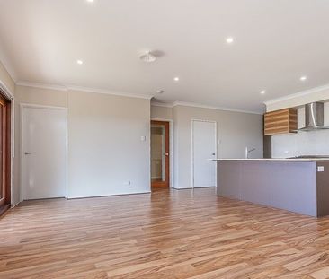 Comfort, Style and Convenience Under One Roof! - Photo 5