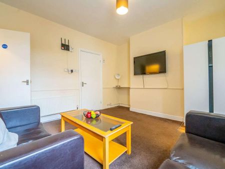 4 bedroom house of multiple occupation to rent - Photo 2