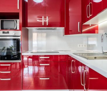 ¡Oportunidad Única! Fantástico Piso Reformado en el Corazón de Adej... - Photo 2