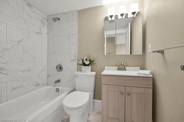 For Lease - 101 Queen Street Unit# 405, Hamilton, Ontario - Photo 1