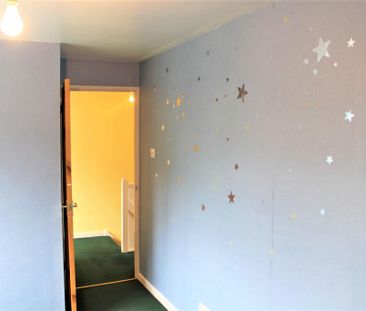 3 bedroom end of terrace house to rent - Photo 3