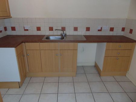 3 bedroom flat to rent - Photo 5