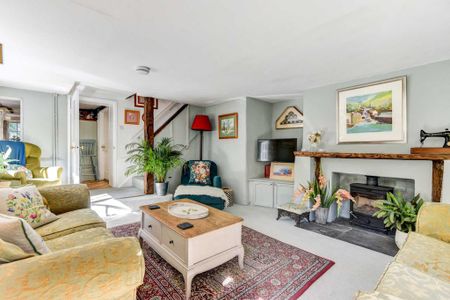 4 bedroom semi-detached house to rent - Photo 3