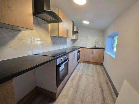 Vincent Gardens, Sheerness ME12, London - Photo 4