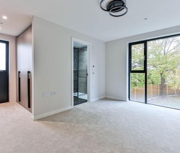 4 bedroom detached house to rent - Photo 2