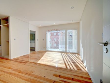 4 room luxury Flat for rent in Sao Joao do Estoril, Cascais e Estoril, Cascais, Lisbon - Photo 4