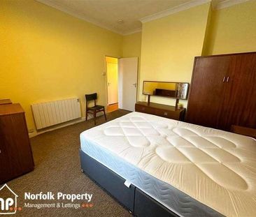 West City, NR2 - Photo 3