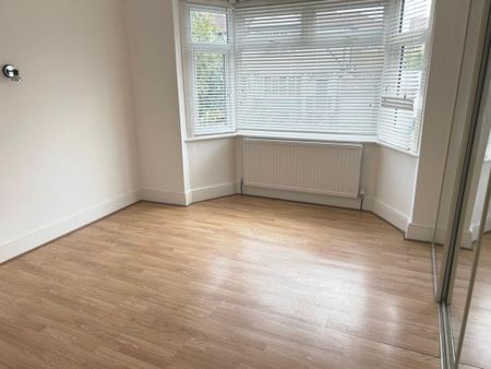 4 bedroom end of terrace house to rent - Photo 5