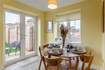 3 bedroom semi-detached house to rent - Photo 5