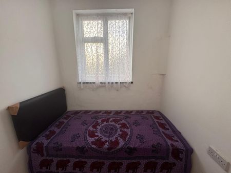 Room in a Shared House, South Park Terrace, IG1 - Photo 3
