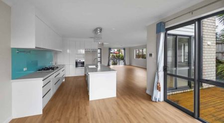 Spacious Family Living - Photo 4