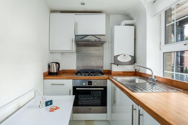 Studio to rent - Photo 1