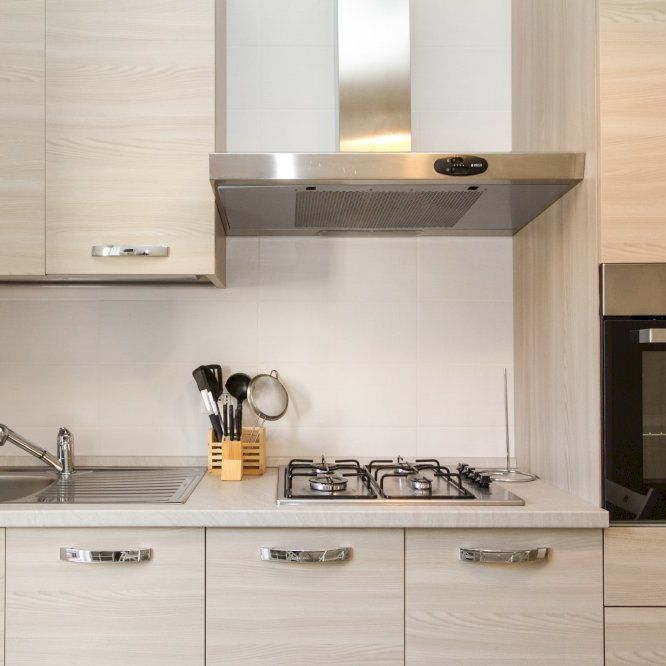 Elegant private room located on Via Maniago - Photo 1