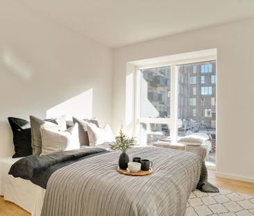 Rummelig og lys 4-værelses lejlighed med altan i et moderne byggeri... - Photo 1