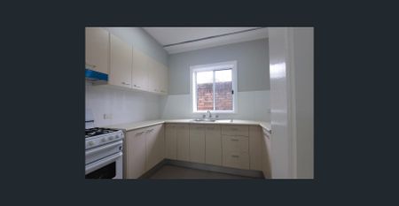 Charming 2-Bedroom Home in a Convenient Pendle Hill Location - Photo 3