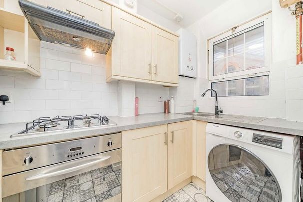 3 bedroom flat to rent - Photo 1