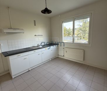 Location Appartement 2 pièces 54m² MONTAIGU VENDEE 85600 - Photo 2