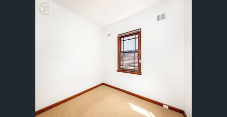 Convenient and Spacious, Rear of the Block ** Available 13/12/25 ** - Photo 3