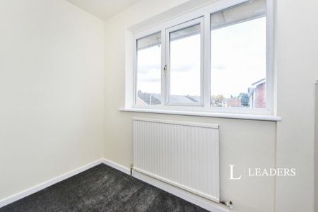 3 bedroom terraced house to rent - Photo 3