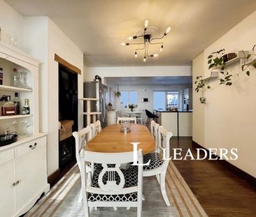 5 bedroom terraced house to rent - Photo 2